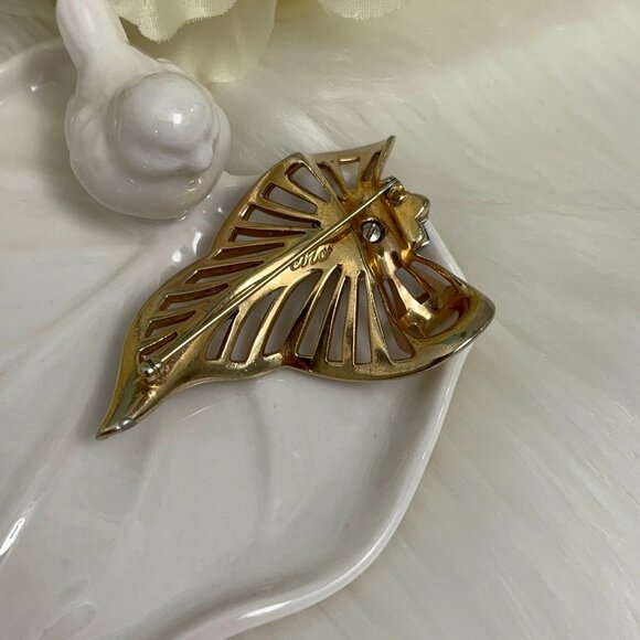 CORO DECO CURLED LEAF 1940s SAPPHIRE BLUE & CLEAR RHINESTONE BROOCH - Picture 5 of 6